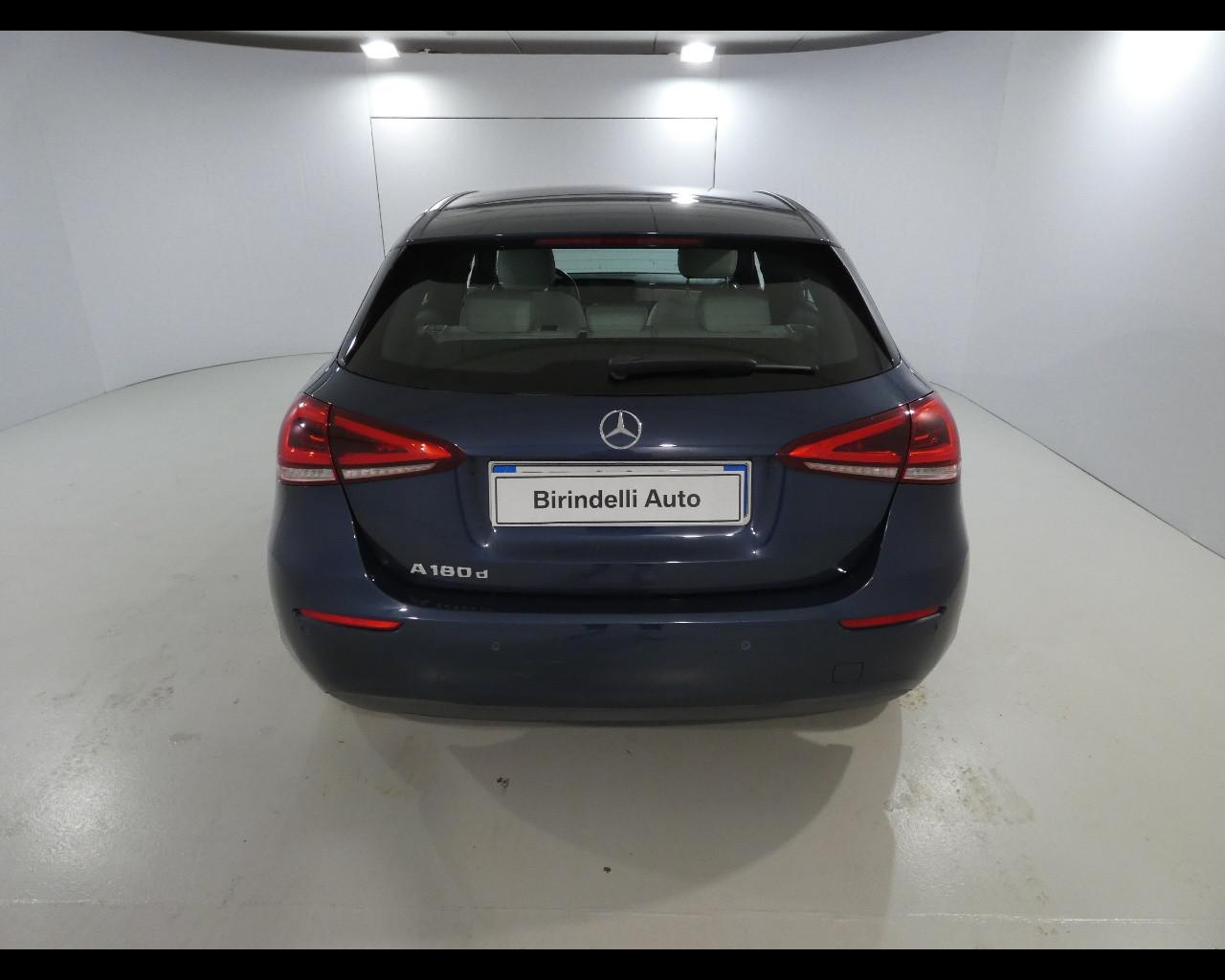 Mercedes-Benz Classe A (W177) - A 180 d Automatic Business