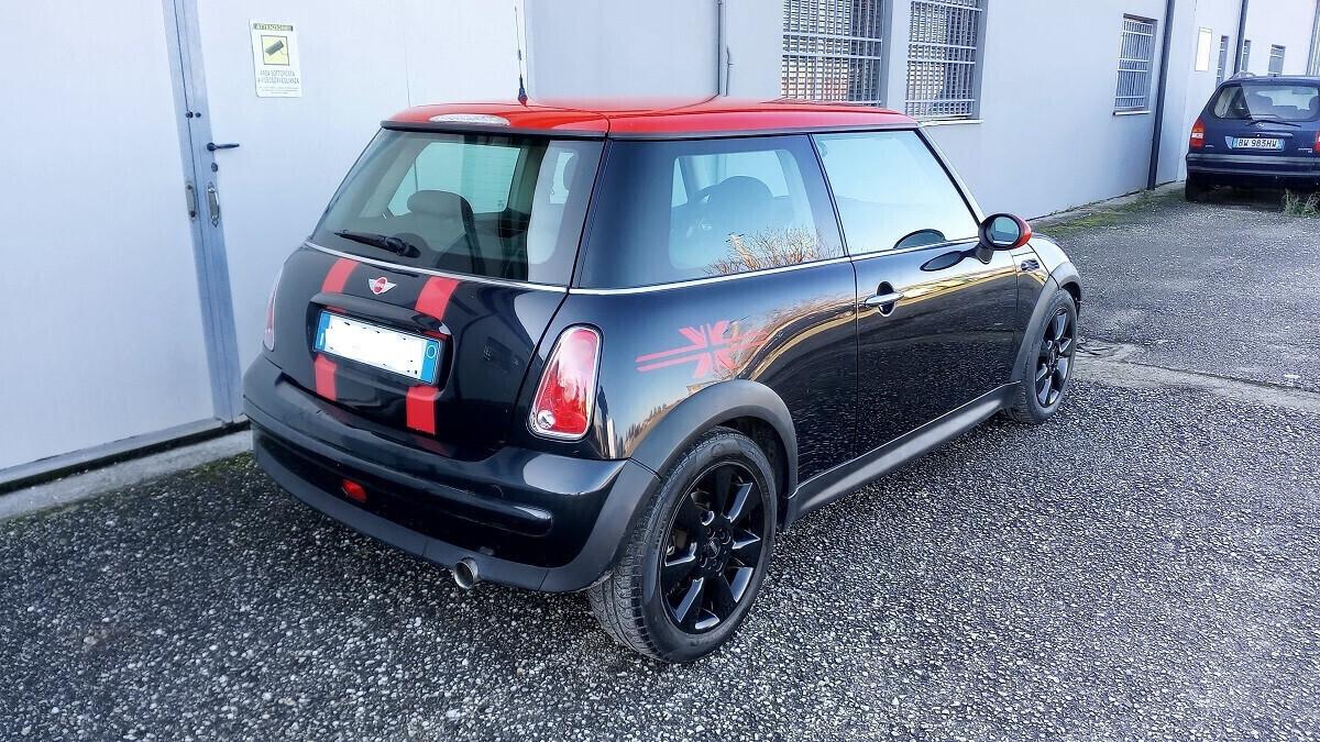 Mini Cooper 1.4 - diesel
