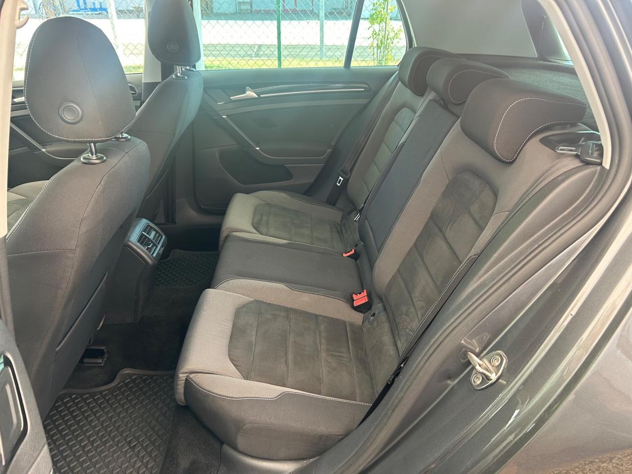 Volkswagen Golf - 2019 1.5 TGI DSG 130 CV