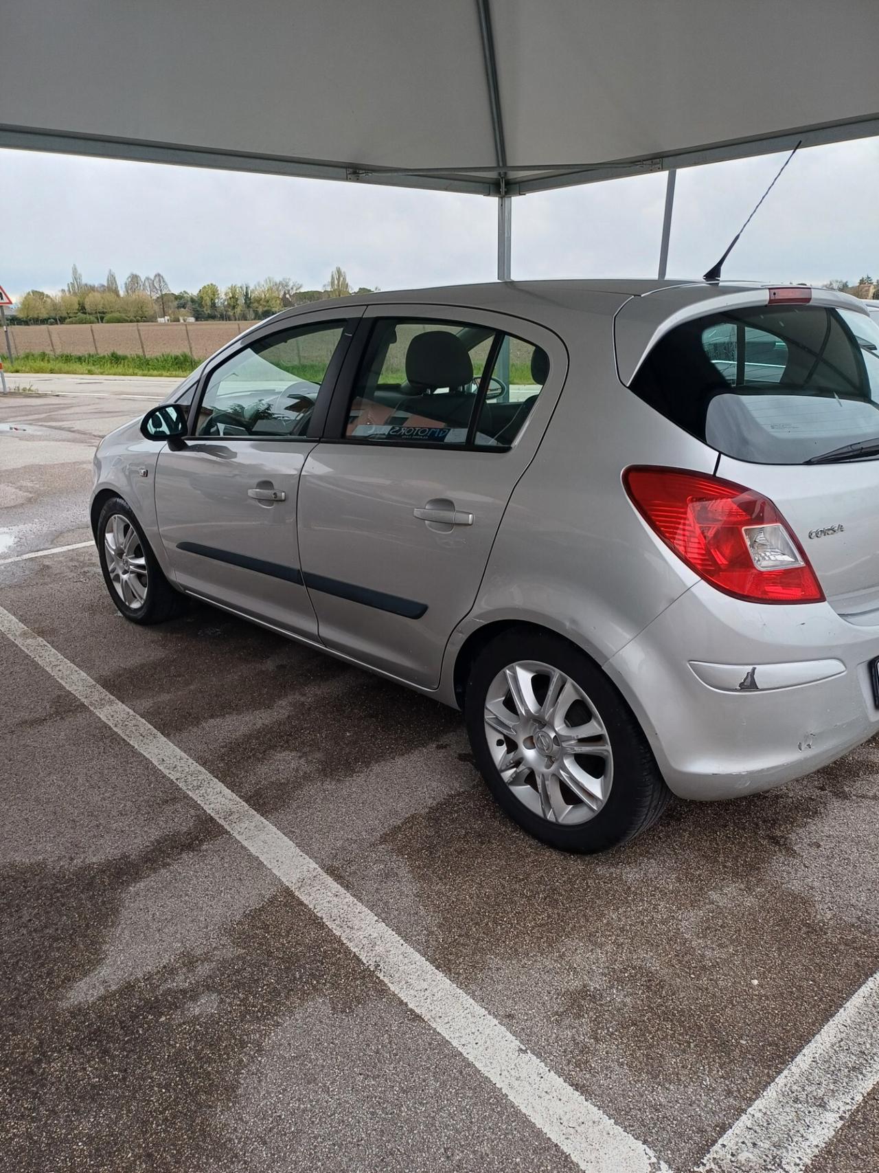 Opel Corsa 1.2 5 porte Easytronic Cosmo adatta a neopatentati