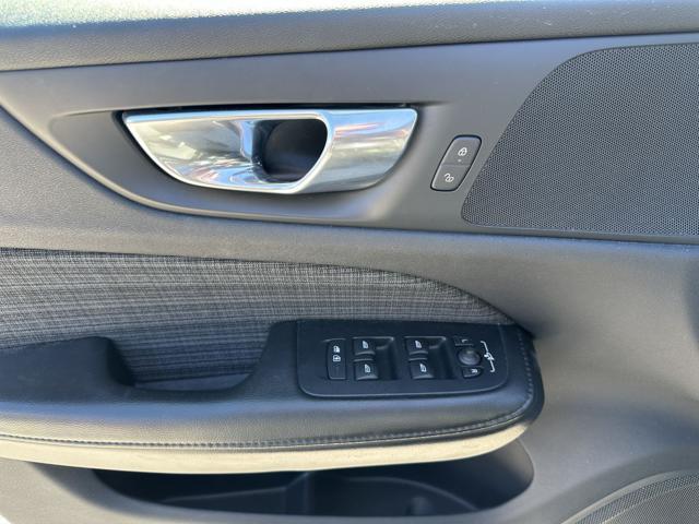 VOLVO V60 B4 (d) automatico Essential