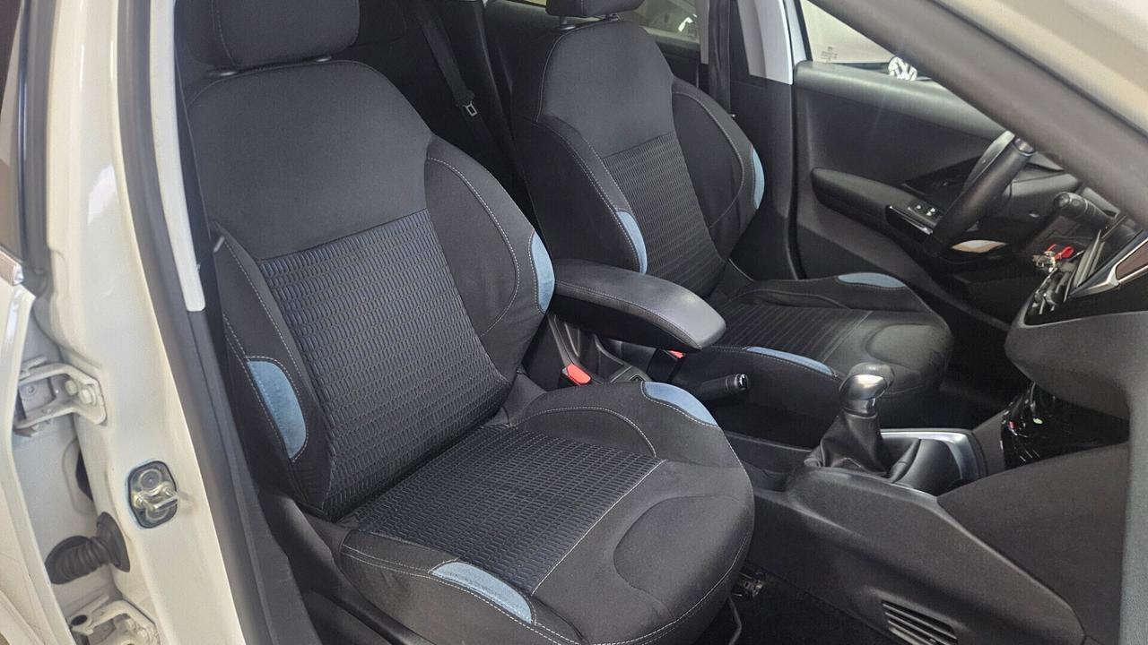 Peugeot 208 1.4 HDi 68 CV 5 porte Allure