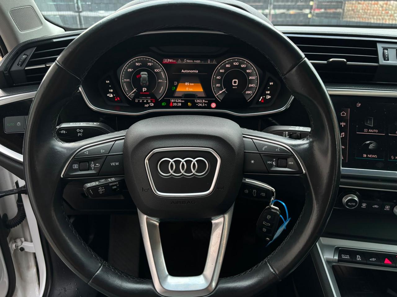 Audi Q3 45 TFSI e S tronic Business