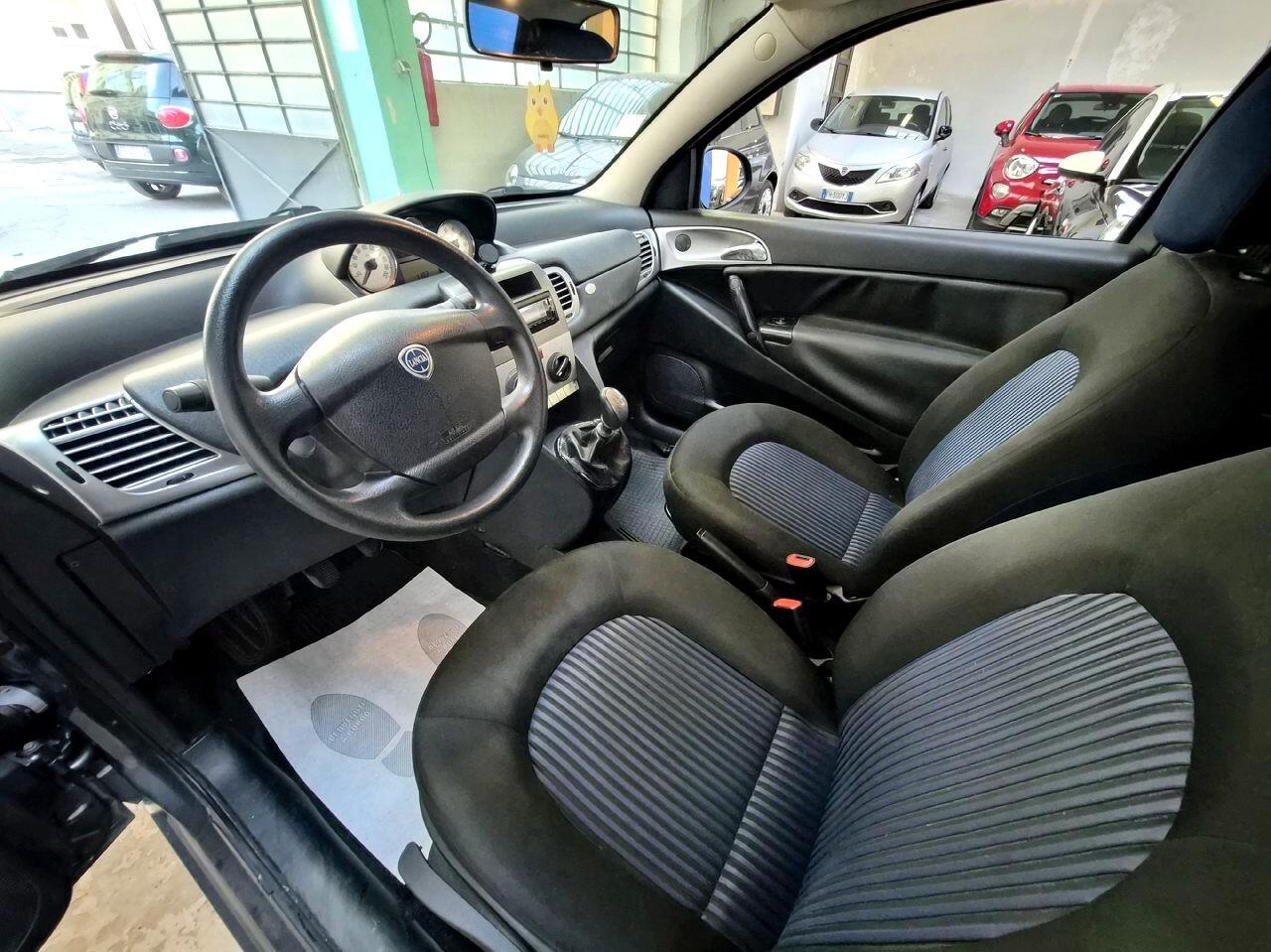 Lancia Ypsilon 1.2 Argento