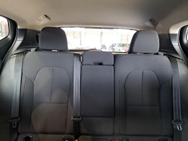 VOLVO XC40 B4 AWD automatico Momentum Pro