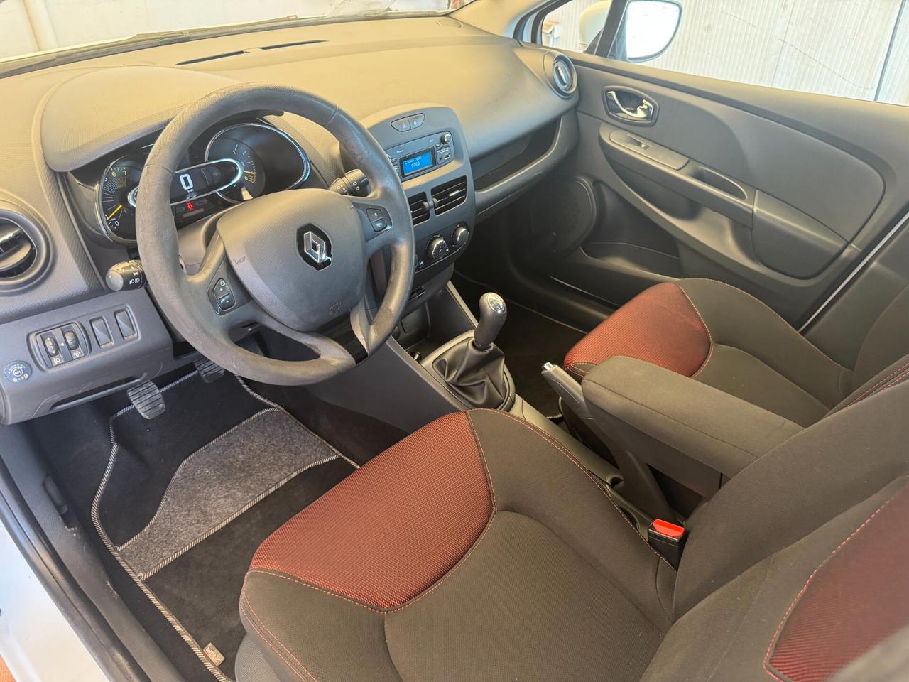 Renault Clio 1.2 75CV GPL - NEOPATENTATI 2014