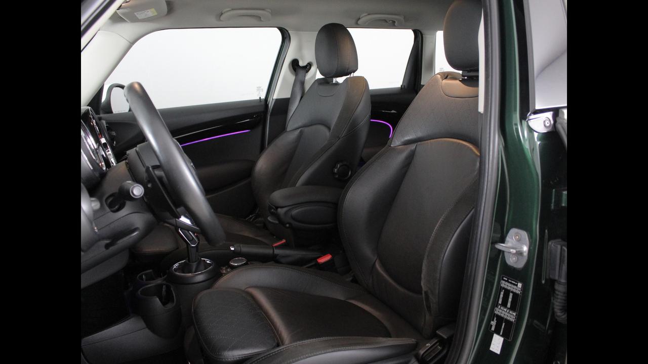 MINI Mini IV F55 2018 5p - Mini 5p 2.0 Cooper SD Business auto