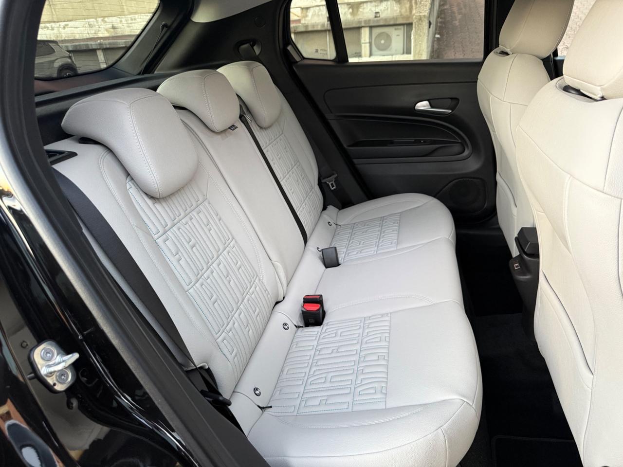 Fiat 600 Hybrid 145 CV DCT MHEV La Prima