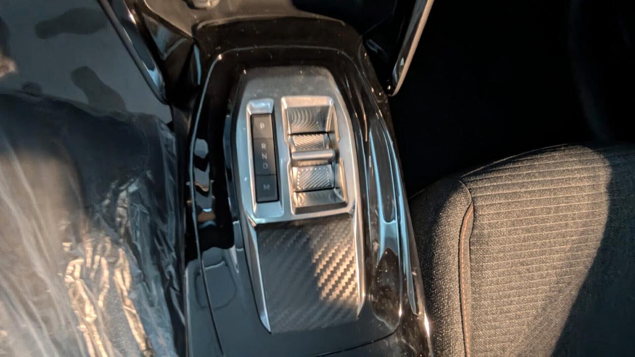 Peugeot 208 Hybrid 110 e-DCS6 BUSINESS