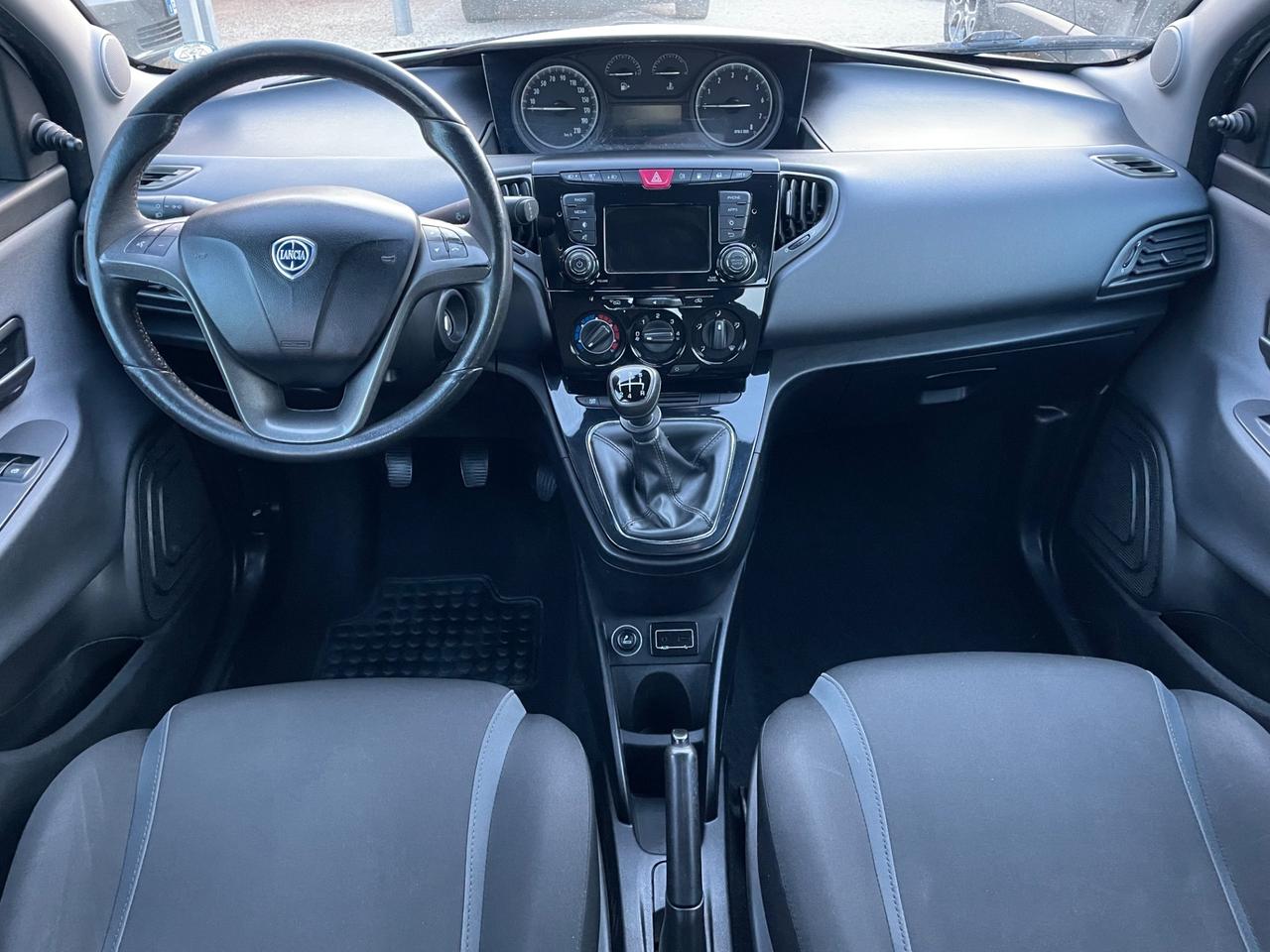 Lancia Ypsilon 1.2 69 CV 5 porte GPL Ecochic Silver