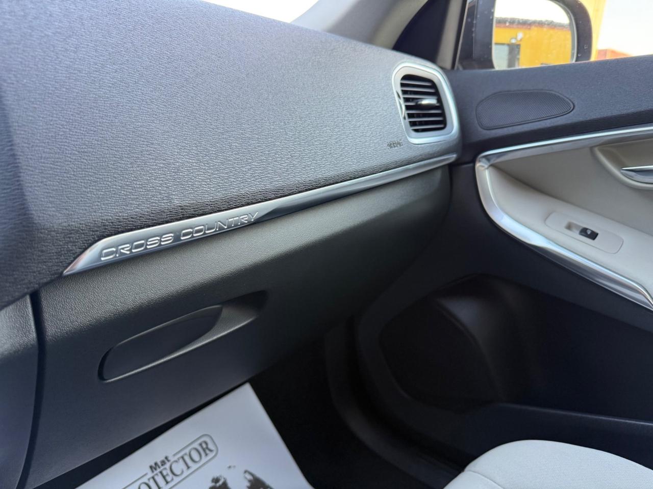 Volvo V40 Cross Country D2 1.6 Kinetic UNICO