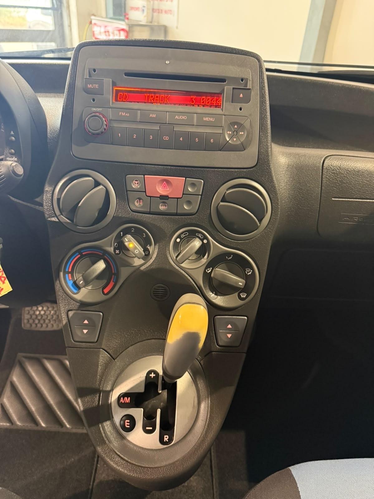 Fiat Panda 1.2 -AUTOMATICA-NEOPATENTATI