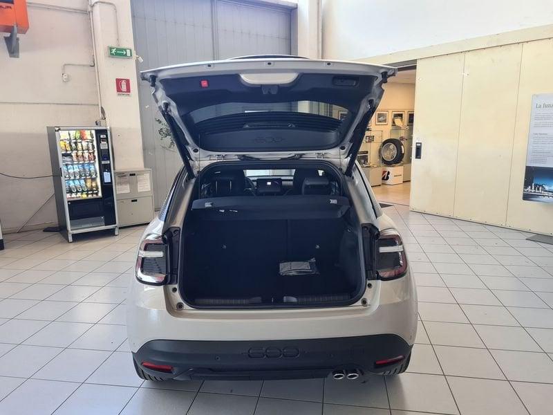 FIAT 600 1.2 Hybrid 145cv Sport Ed Mil Cort 26