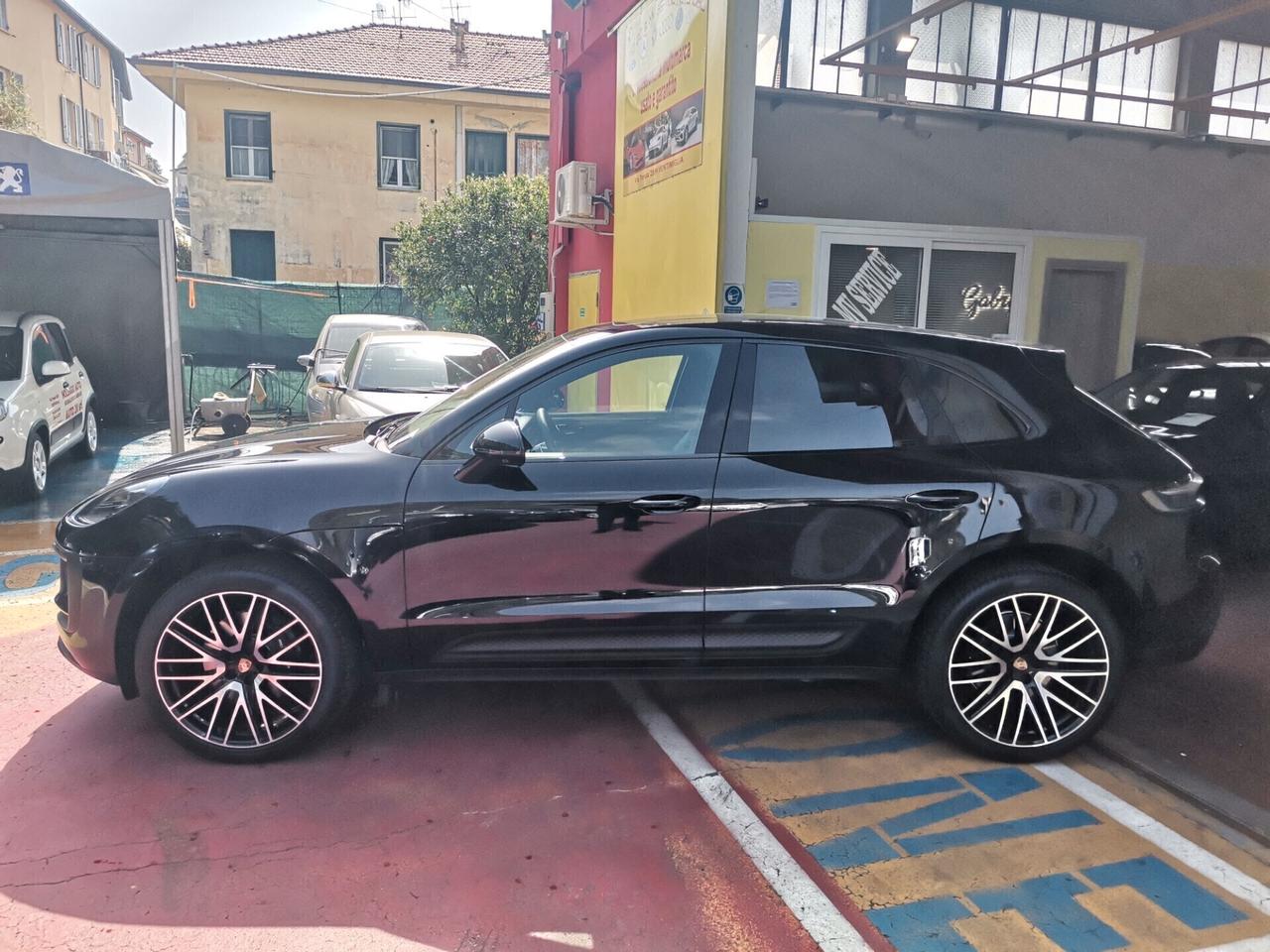 Porsche Macan 2.0 T PDK FULL OPTIONALS NOLEGGIO lungo termine