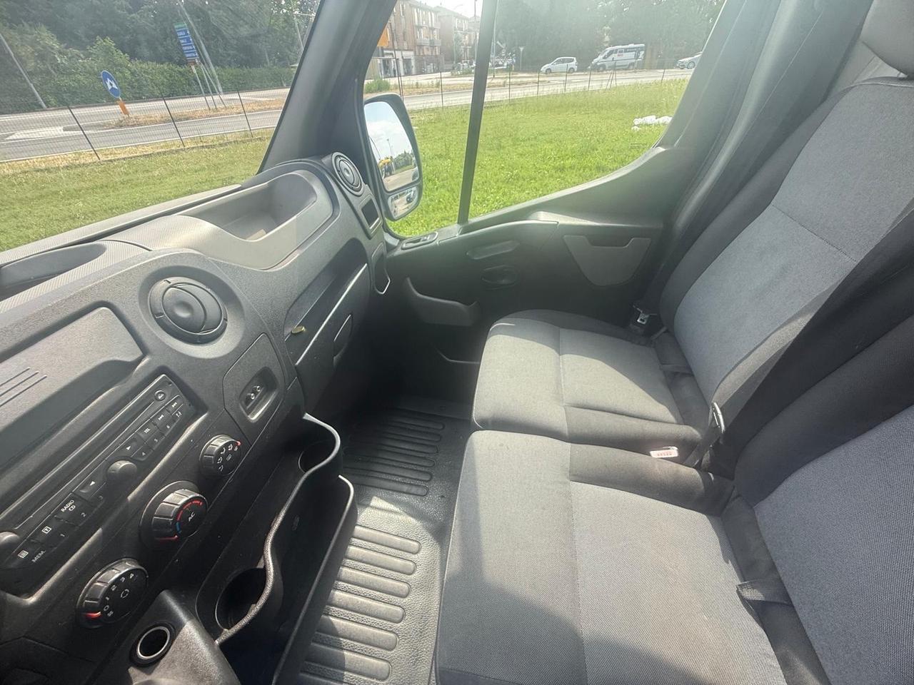 Renault Master T33 2.3 dCi/cambio automatico