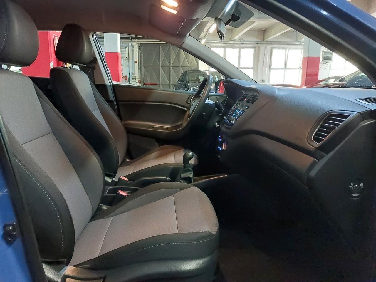 Hyundai i20 1.2 84 CV 5 PORTE 44000 KM!!! UNIPRO'!!! CLIMA FENDY RADIO USB!!! E6b