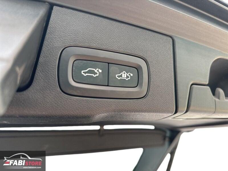 Volvo XC60 B4 AWD 211 Cv Geartronic Momentum Pro