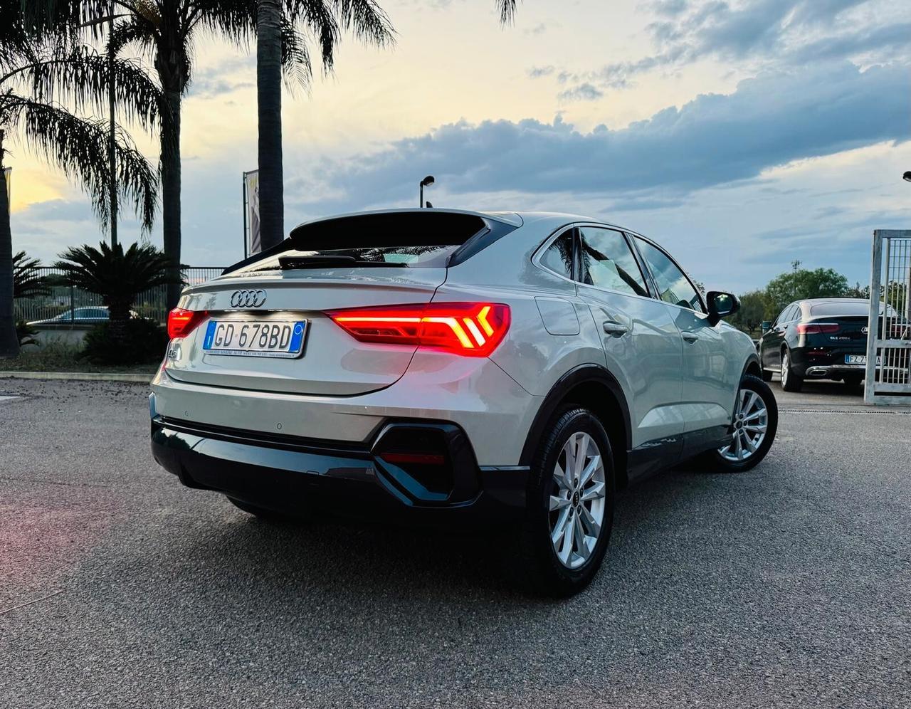 Audi Q3 Sportback 35 TDI S-tronic Business Plus Matrix