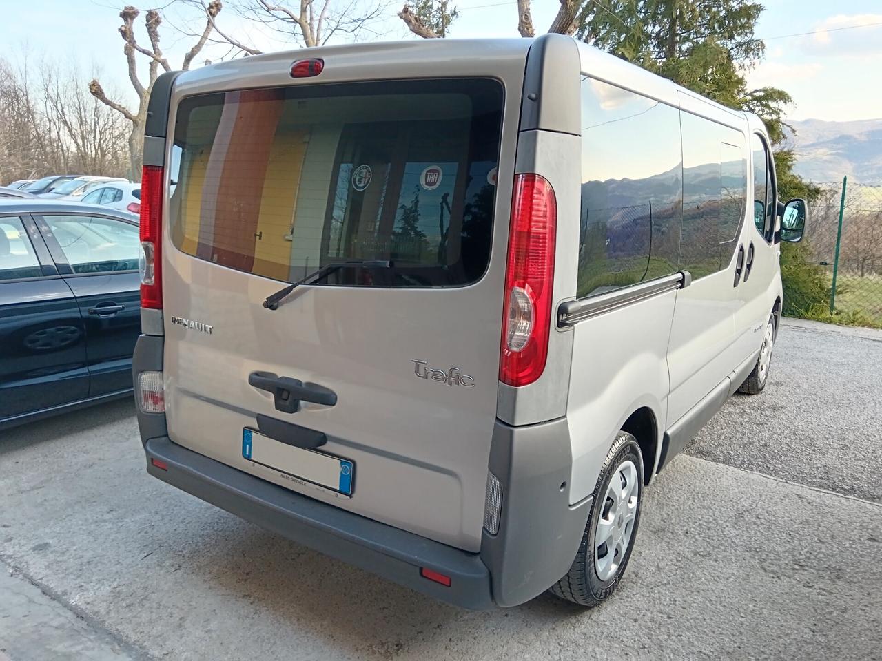 Renault Trafic 2.0 DCI 115CV 6 POSTI COMBI