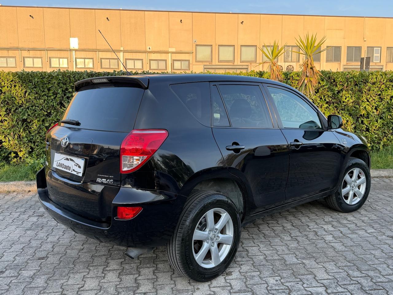Toyota RAV 4 2.2 D-4D 136 CV 4x4 NEOPATENTATI