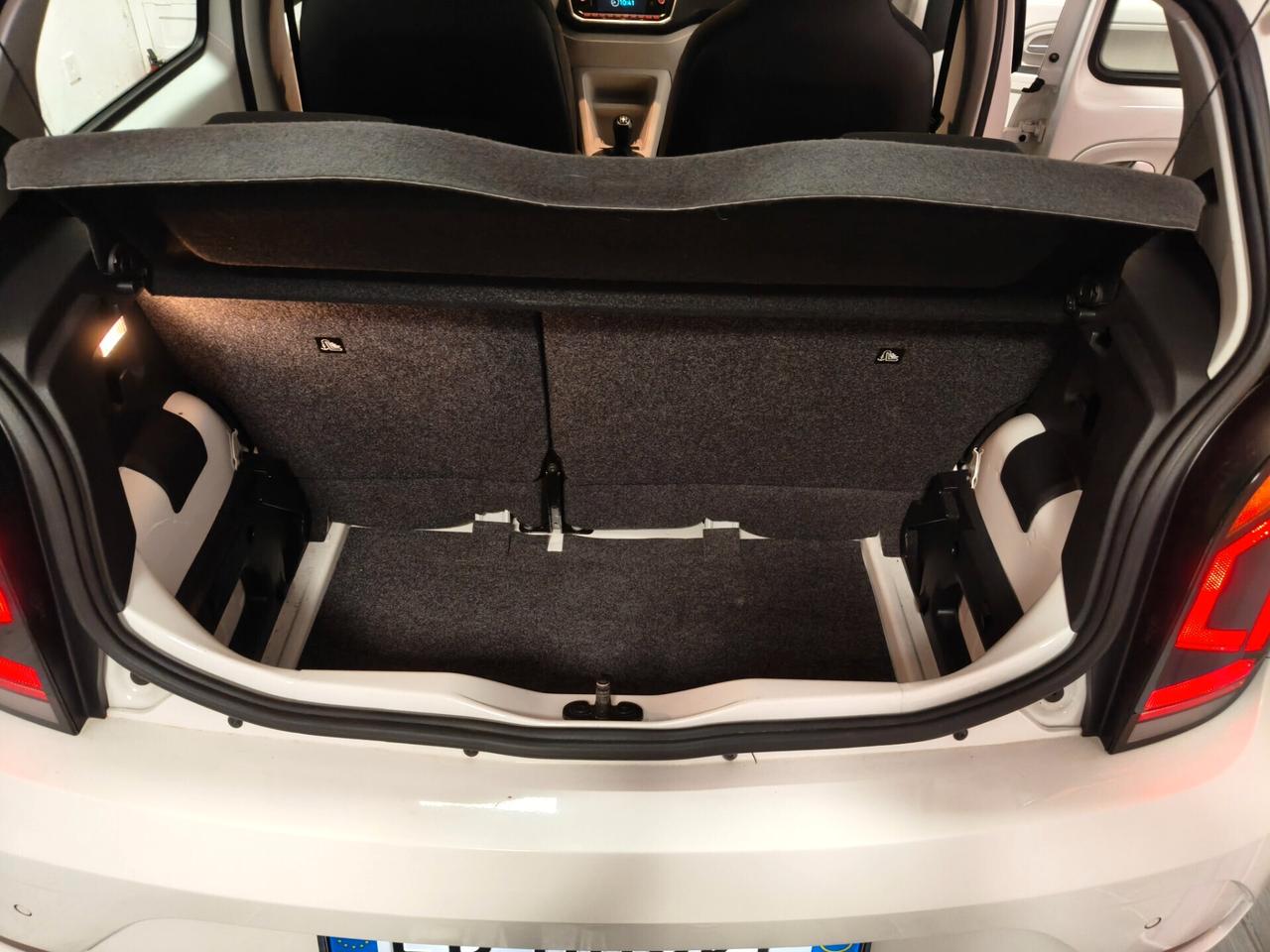 VOLKSWAGEN UP 1000 FULL OPTIONAL KM28