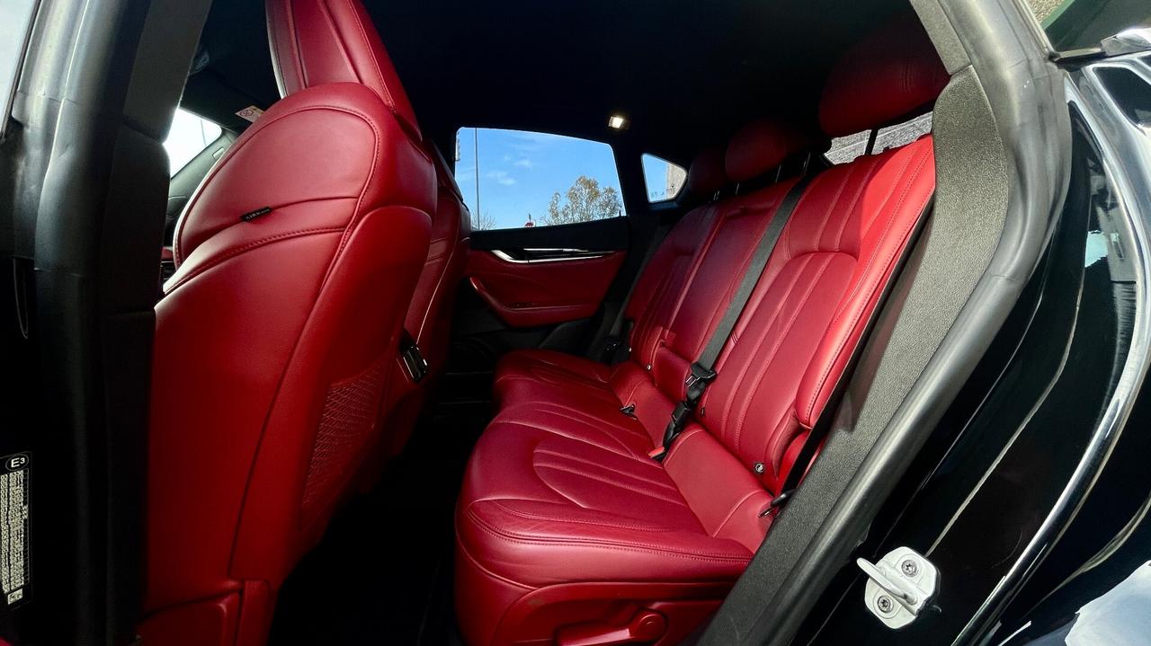 MASERATI LEVANTE 3.0 GRANSPORT Q4 V6 275CV - FULL LED, PELLE, SOSPENSIONI REGOLABILI, SEDILI ELETTRICI