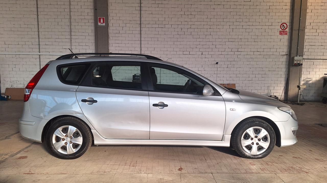 Hyundai i30 CW 1.6 CRDi VGT 16V 90CV