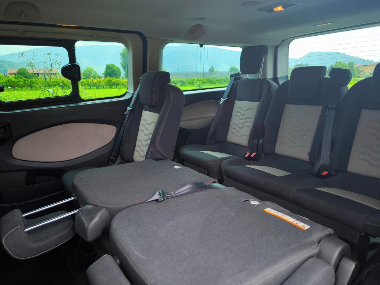 FORD TOURNEO CUSTOM 2,2 TDCI 155CV- TITANIUM- 8 POSTI