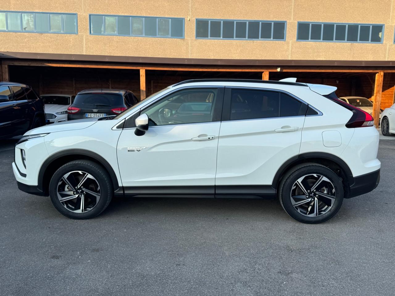 Mitsubishi Eclipse Cross 2.4 MIVEC 4WD PHEV Intense 39,999km