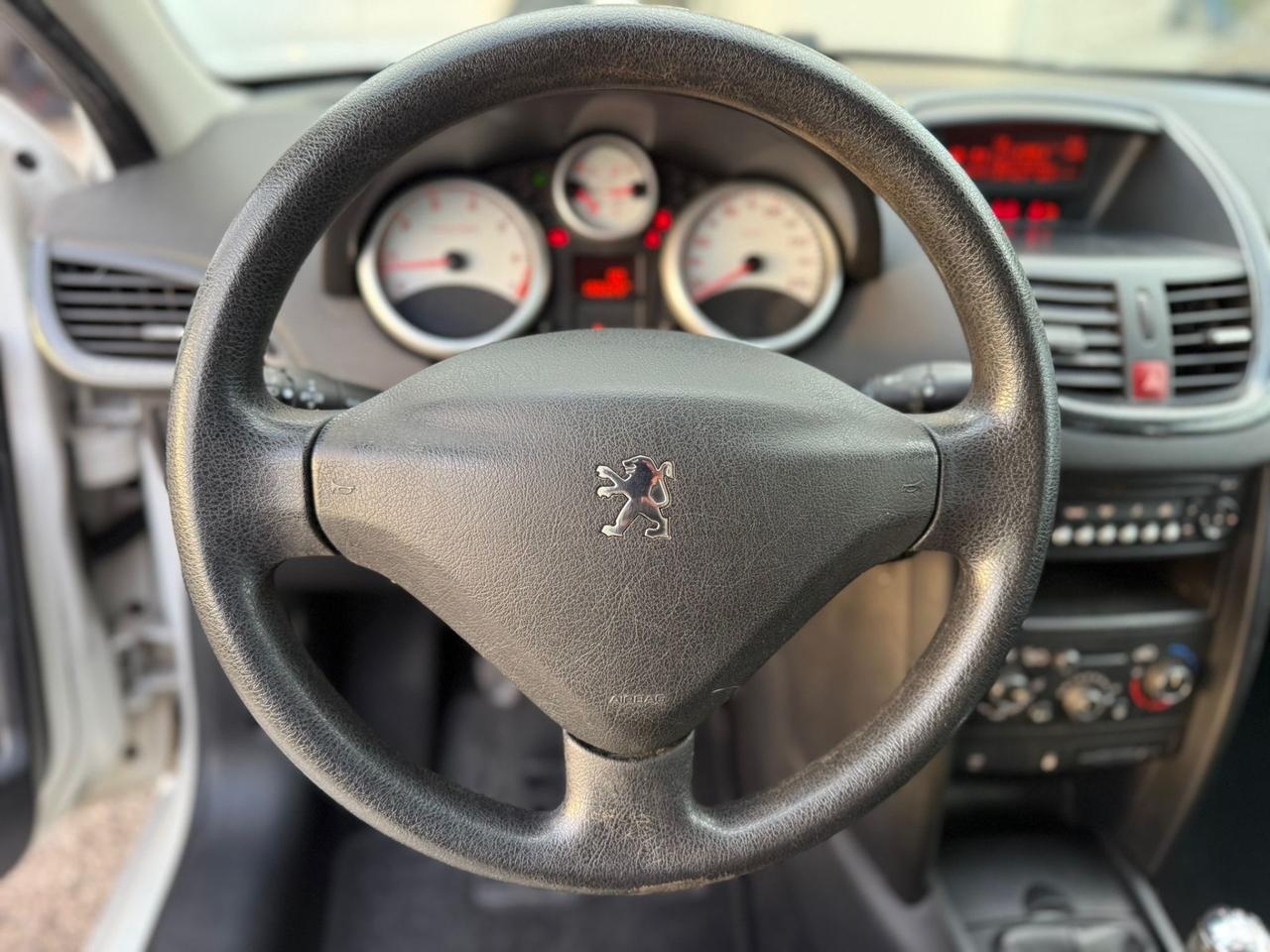 Peugeot 207 1.4 VTi 95CV 5p. Millesim 200