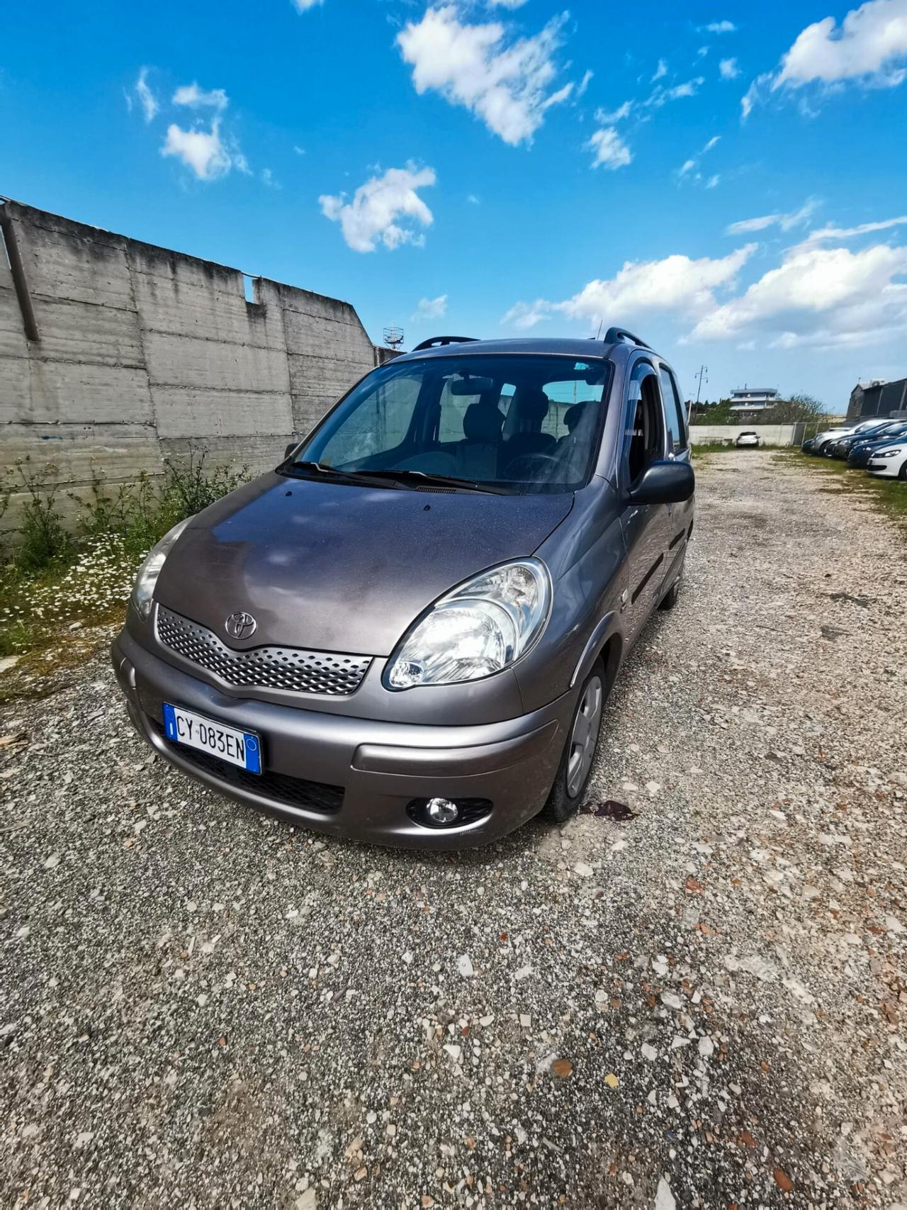 Toyota Yaris Verso 1.3i 16V cat Sol '03