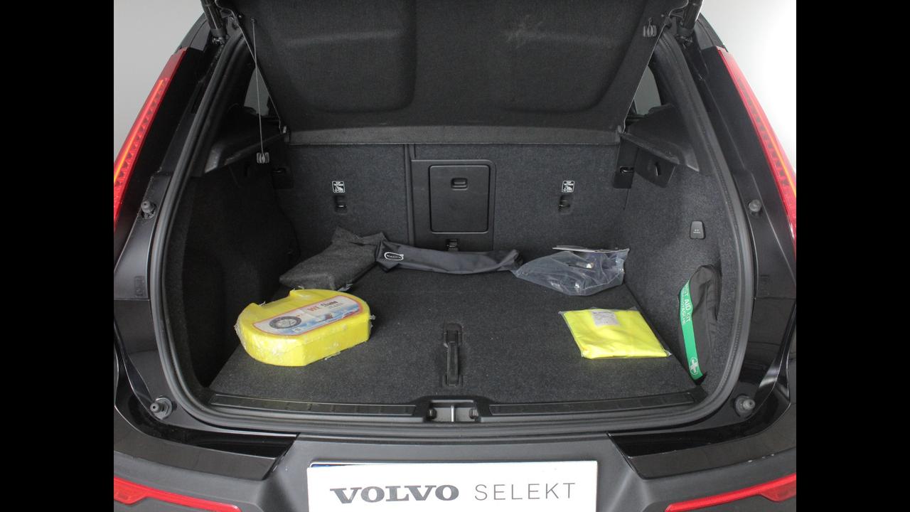 VOLVO XC40 2023 - XC40 2.0 b3 Core auto