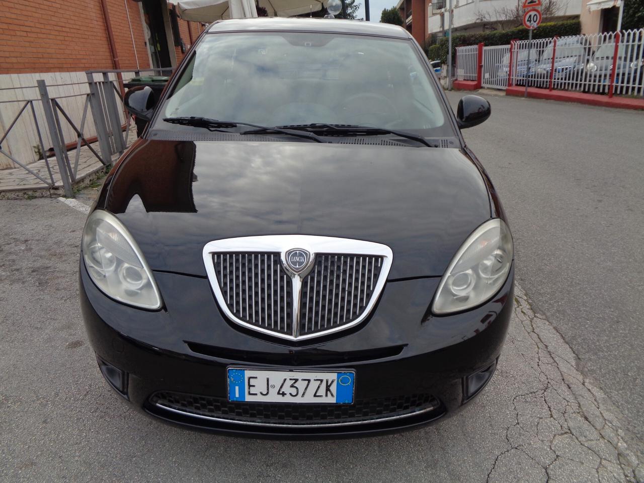 Lancia Ypsilon 1.3 MJT 75 CV Diva