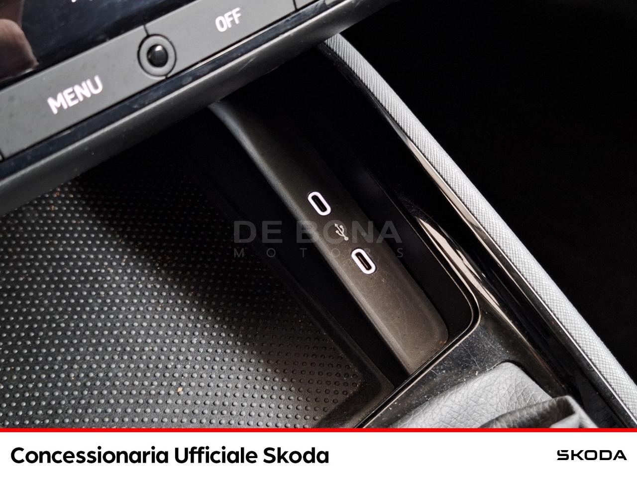 Skoda Kamiq 1.0 tsi black dots 110cv