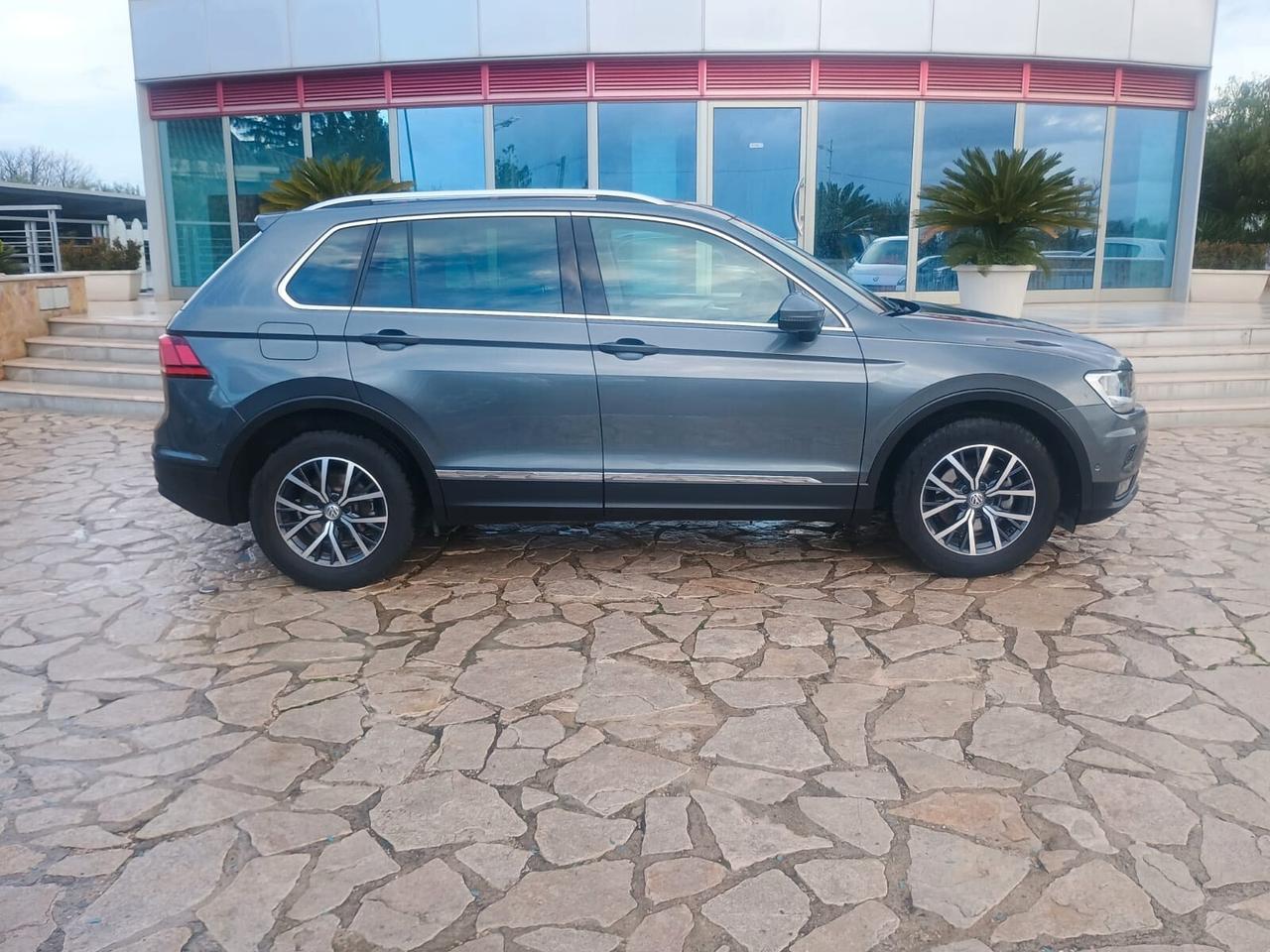 Volkswagen Tiguan 2.0 TDI SCR Business BlueMotion Technology