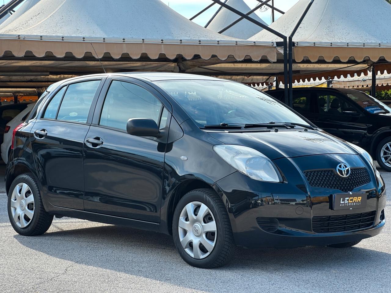 TOYOTA Yaris 1.0 5 porte Now