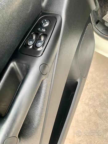 LANCIA Ypsilon 1.2 69 CV Diva NEOPATENTATI