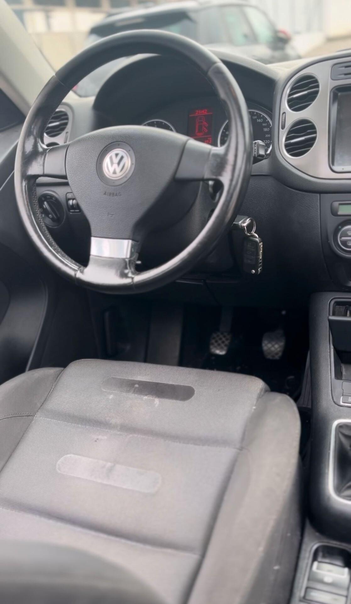 Volkswagen Tiguan 2.0 16V TDI DPF Sport & Style (18°)