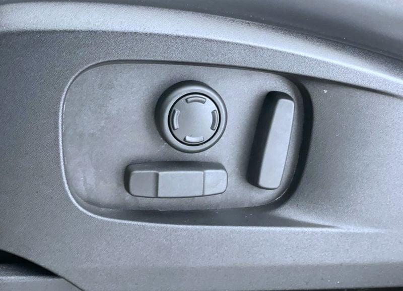 Land Rover Defender 3.0 D6 250 110 HSE AWD auto.