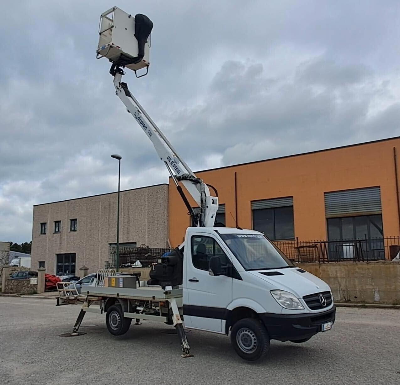 Mercedes Benz Seleziona F32/32 313 CDI TN PIATTAFORMA AEREA