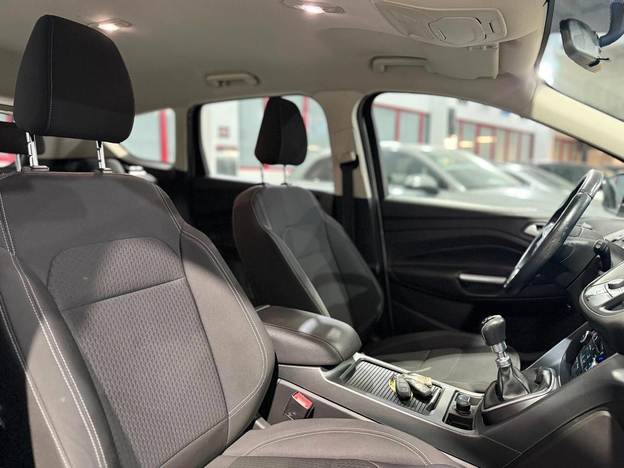 Ford Kuga 1.5 Tdci 120cv 2WD Titanium 2019