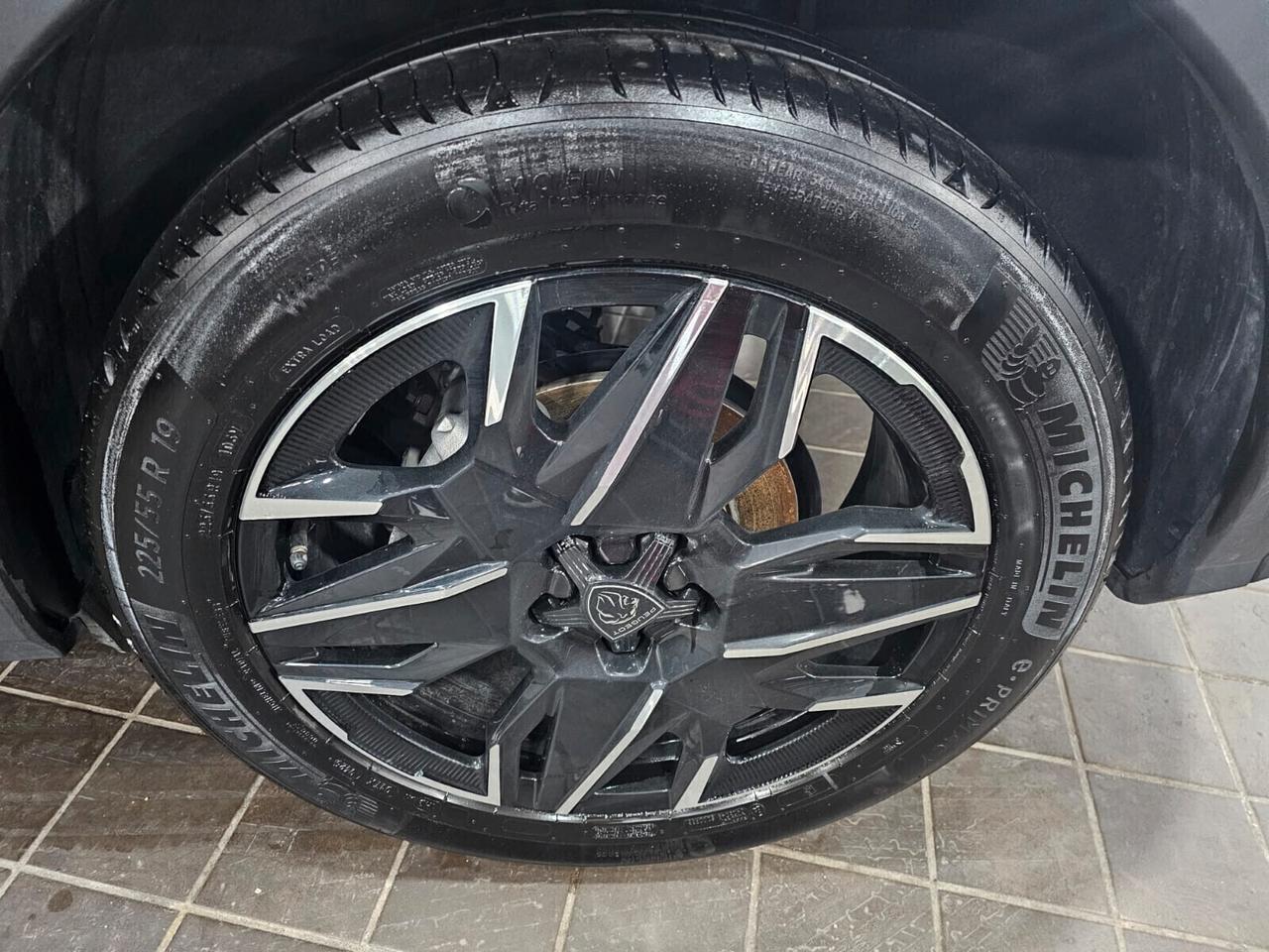 Nuova PEUGEOT 3008 GT - Hybrid 145CV E-DCS6 Grigio Titanio