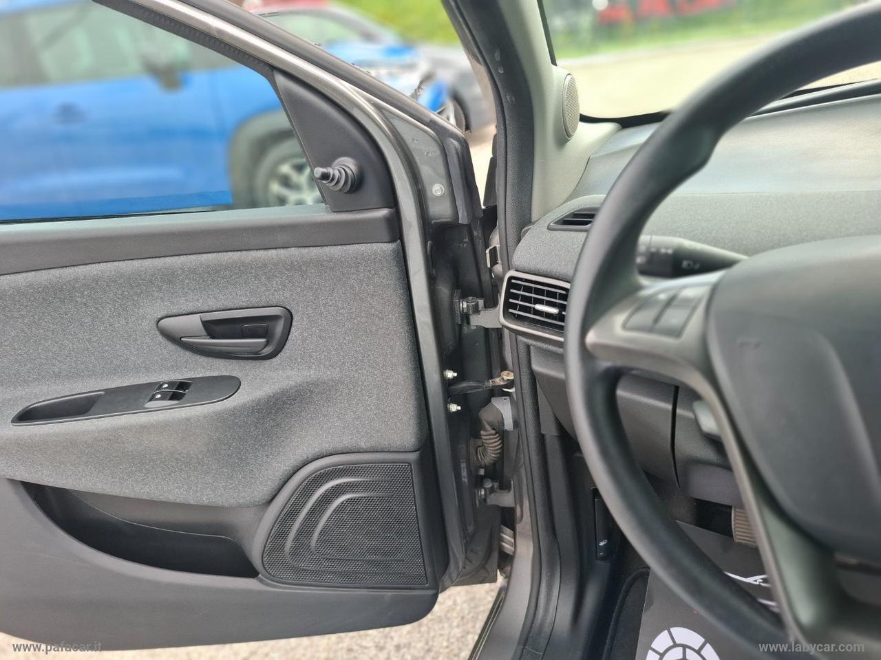 LANCIA Ypsilon 1.0 FireFly 5p.S&S Hybrid Silver