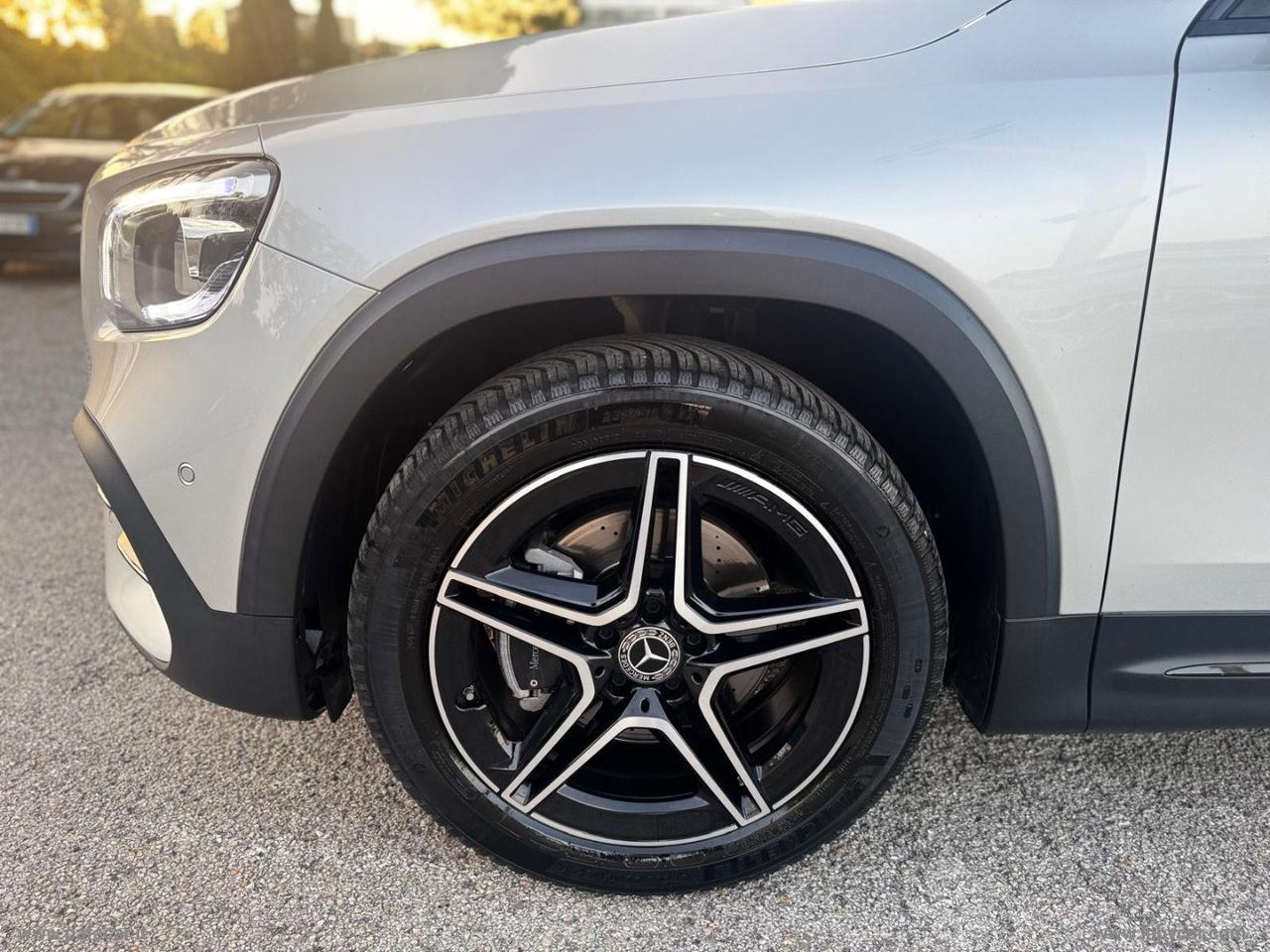MERCEDES-BENZ GLB 200 d Automatic Premium