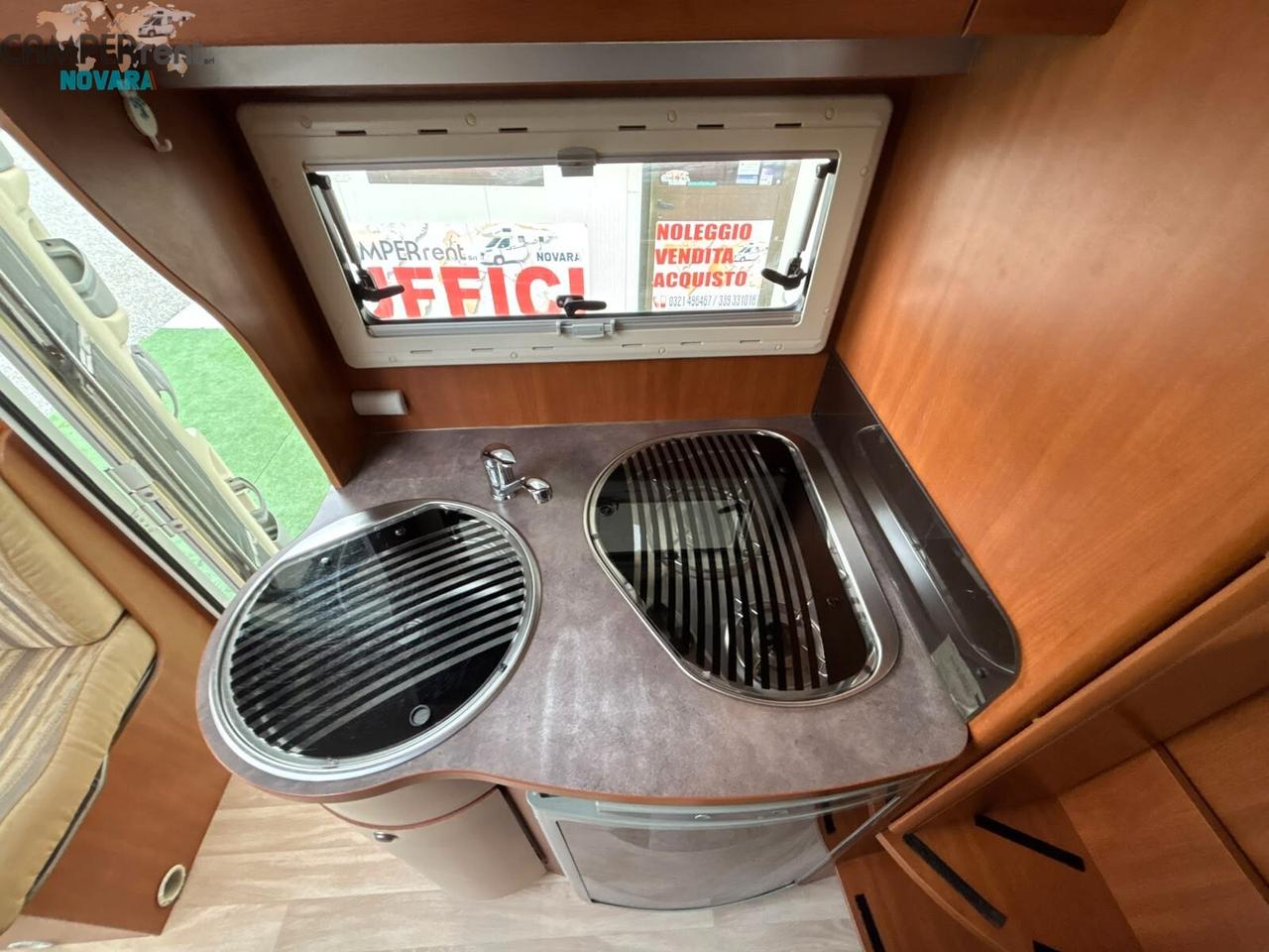 CHAUSSON WELCOME WS - Semintegrale compatto con letto matrimoniale in coda ed ampio garage