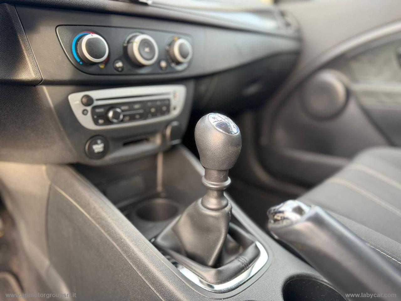 RENAULT Mégane 1.5 dCi 110 CV SporTour DYNAMIQUE