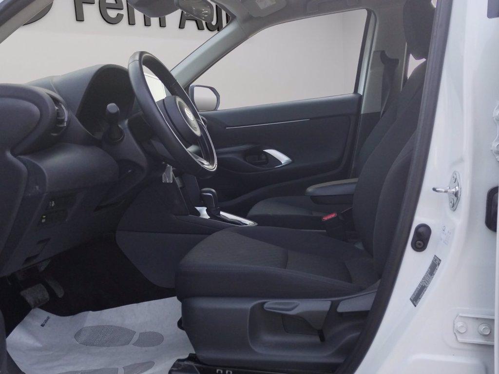 TOYOTA Yaris cross 1.5h active fwd 115cv e-cvt del 2025