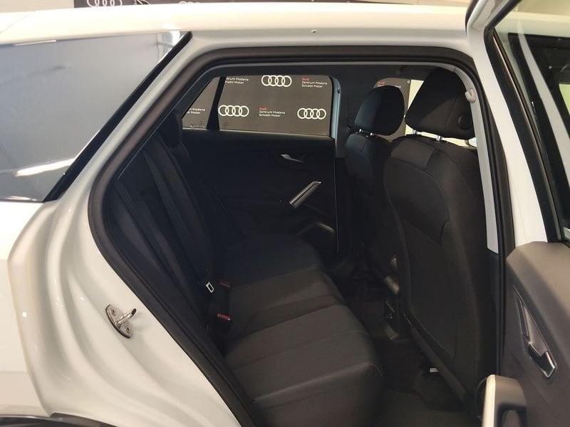 Audi Q2 30 TFSI Business Advanced