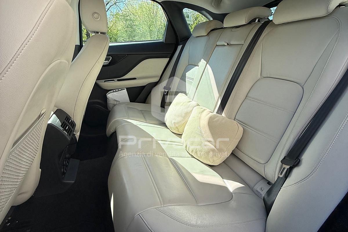 JAGUAR F-Pace 2.0 D 180 CV AWD aut. Prestige