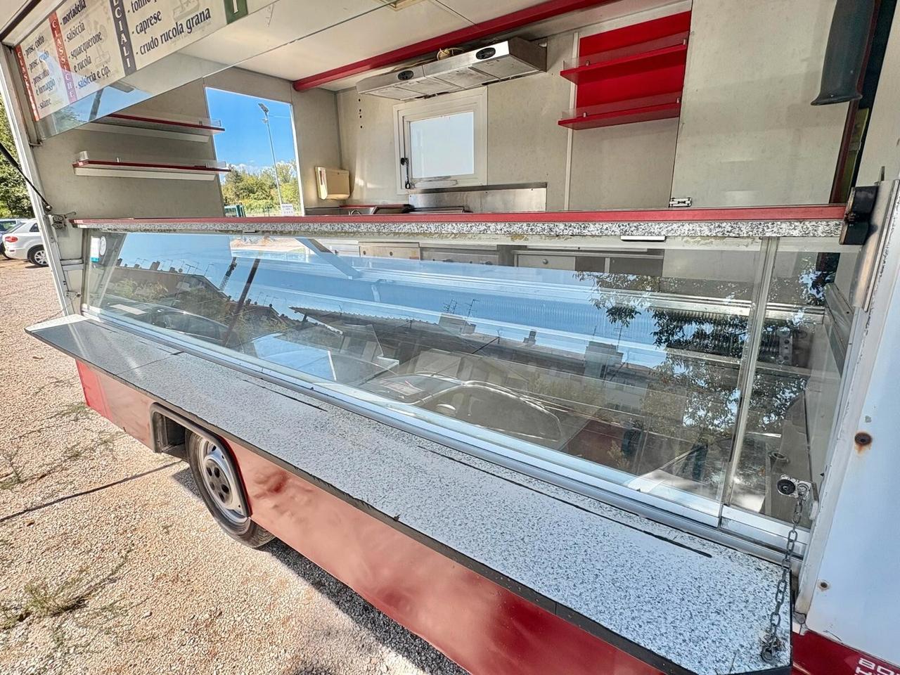 FIAT DUCATO FOOD-TRUCK Diesel 2500 CV 84 Km 195.800 certificati